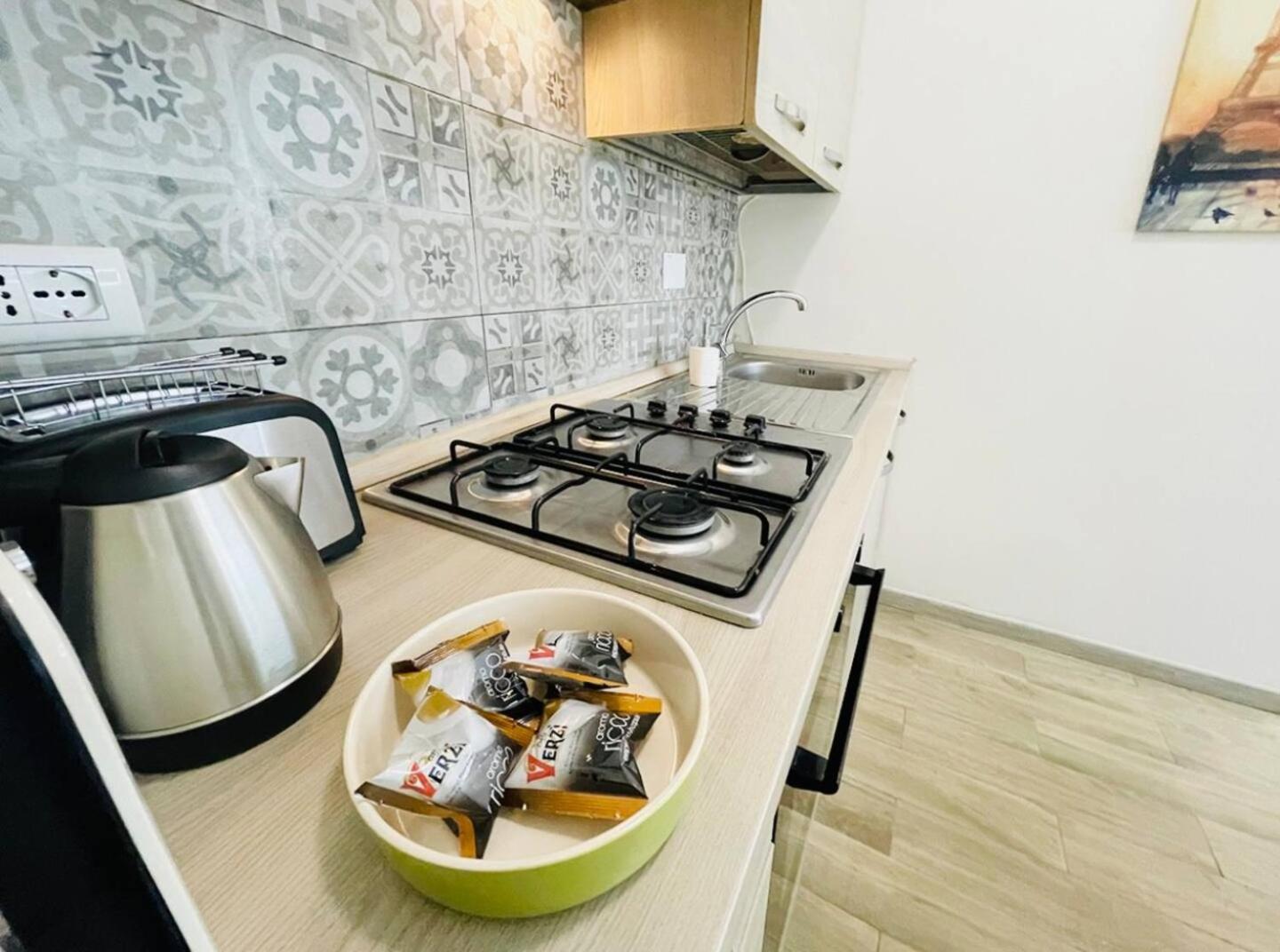 Porta Palazzo 15 Min - Suite Con Netflix & Wi-Fi Turim Exterior foto